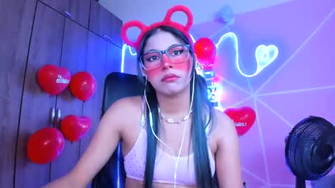 Snapshot of xallysonx_ chatting on 02-16-25, 11:49 XALLYSONX online show from 02-16-25, 11:49