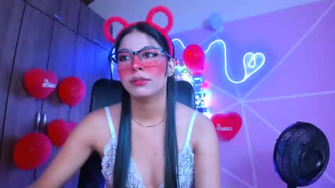 Snapshot of xallysonx_ chatting on 02-17-25, 11:23 XALLYSONX online show from 02-17-25, 11:23