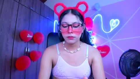 Snapshot of xallysonx_ chatting on 02-20-25, 11:20 XALLYSONX online show from 02-20-25, 11:20