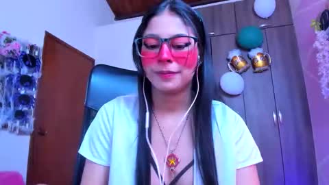 Snapshot of xallysonx_ chatting on 10-04-25, 11:41 XALLYSONX online show from 10-04-25, 11:41