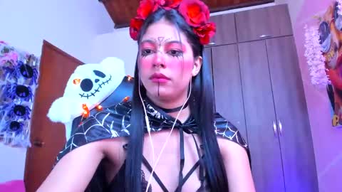 Snapshot of xallysonx_ chatting on 10-31-25, 12:17 XALLYSONX online show from 10-31-25, 12:17