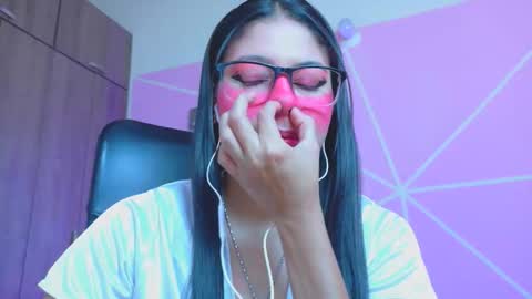 Snapshot of xallysonx_ chatting on 05-12-26, 11:51 XALLYSONX online show from 05-12-26, 11:51