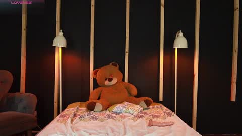 xami online show from 02-25-25, 04:21