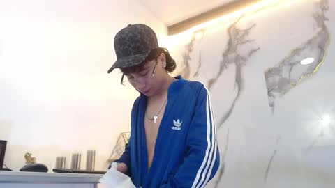 xandergrey8 online show from 04-10-26, 11:37