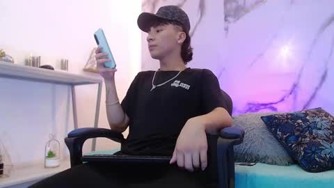 xandergrey8 online show from 04-24-26, 07:27