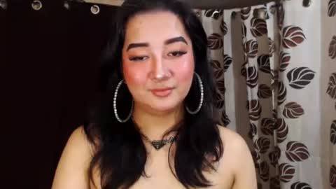 Nira   NOT INTO CHEAP GUYS  online show from 01-05-25, 08:52
