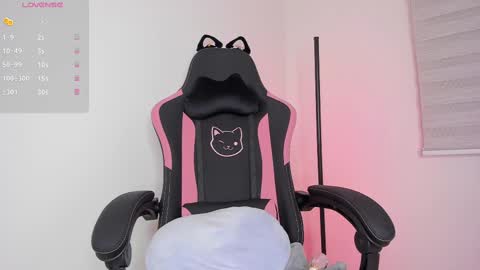 Snapshot of xemily_hardy chatting on 02-15-25, 05:41 Kanae. online show from 02-15-25, 05:41