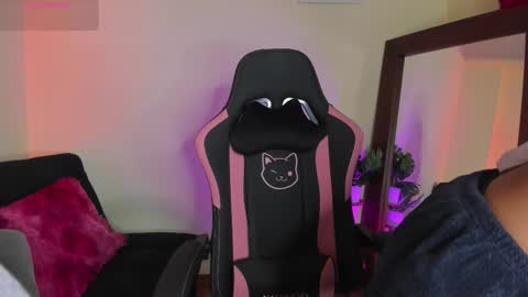 Kanae. online show from 11-26-25, 01:01