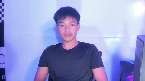 Snapshot of xer_dwight chatting on 05-25-26, 04:13 Dwight online show from 05-25-26, 04:13