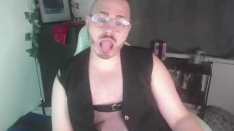 Snapshot of xfabian_love chatting on 09-11-25, 06:08 F A B I A N online show from 09-11-25, 06:08