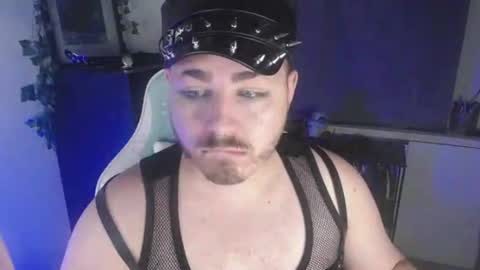 Snapshot of xfabian_love chatting on 09-17-25, 06:09 F A B I A N online show from 09-17-25, 06:09