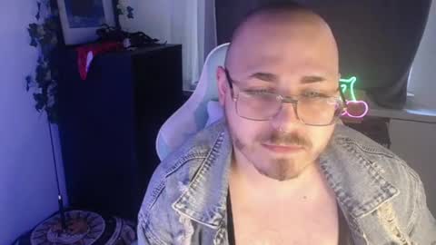 Snapshot of xfabian_love chatting on 09-24-25, 06:28 F A B I A N online show from 09-24-25, 06:28