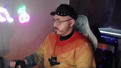 Snapshot of xfabian_love chatting on 10-17-25, 08:28 F A B I A N online show from 10-17-25, 08:28