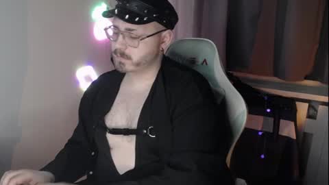 Snapshot of xfabian_love chatting on 10-24-25, 06:59 F A B I A N online show from 10-24-25, 06:59