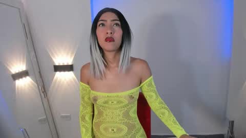 Snapshot of xgenesis_miller_ chatting on 09-11-25, 11:05 Genesis online show from 09-11-25, 11:05