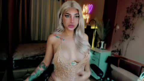 Snapshot of xhey_honeyx chatting on 06-02-26, 05:42 hey honey online show from 06-02-26, 05:42