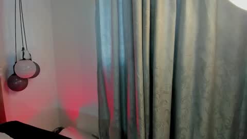 hinata  online show from 09-20-25, 10:22