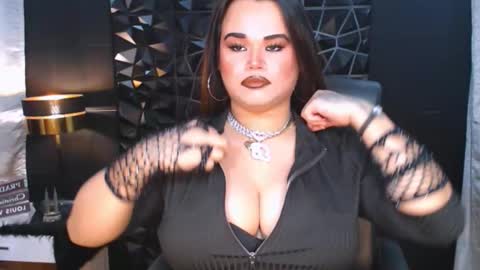 Snapshot of xhugeharleyselfsuckerx chatting on 09-27-25, 06:13 xHUGECOCKTILLCUMX online show from 09-27-25, 06:13