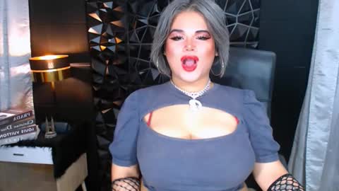 Snapshot of xhugeharleyselfsuckerx chatting on 09-28-25, 02:55 xHUGECOCKTILLCUMX online show from 09-28-25, 02:55