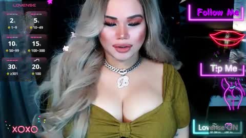 Snapshot of xhugeharleyselfsuckerx chatting on 10-23-25, 03:17 xHUGECOCKTILLCUMX online show from 10-23-25, 03:17