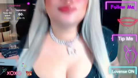 Snapshot of xhugeharleyselfsuckerx chatting on 11-19-25, 01:22 xHUGECOCKTILLCUMX online show from 11-19-25, 01:22