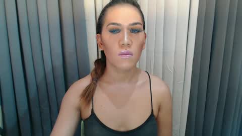 GWEN THOMPSON .......   online show from 12-03-24, 10:07