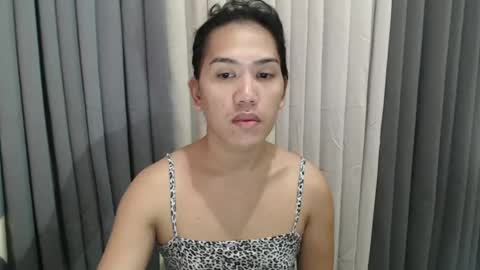 GWEN THOMPSON .......   online show from 12-04-24, 08:56