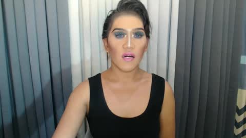 GWEN THOMPSON .......   online show from 01-25-25, 02:14