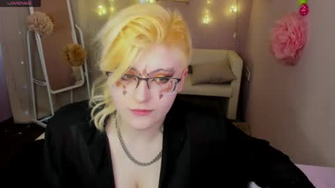 Snapshot of xiao_eclipse chatting on 05-05-26, 01:52 Xiao online show from 05-05-26, 01:52