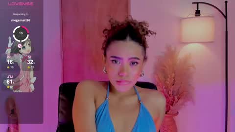 Snapshot of ximena_sotto1 chatting on 12-14-24, 05:18 camila online show from 12-14-24, 05:18