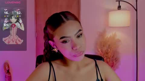 Snapshot of ximena_sotto1 chatting on 01-27-25, 09:00 camila online show from 01-27-25, 09:00