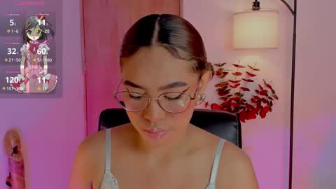 Snapshot of ximena_sotto1 chatting on 10-10-25, 10:20 camila online show from 10-10-25, 10:20