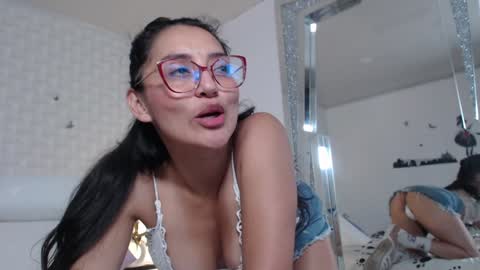 Snapshot of ximenaa_suarez chatting on 02-06-25, 07:56 ximena suarez online show from 02-06-25, 07:56