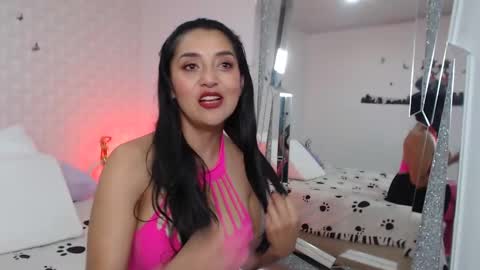 Snapshot of ximenaa_suarez chatting on 02-07-25, 04:59 ximena suarez online show from 02-07-25, 04:59