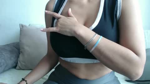 Snapshot of ximenaa_suarez chatting on 09-25-25, 02:43 ximena suarez online show from 09-25-25, 02:43