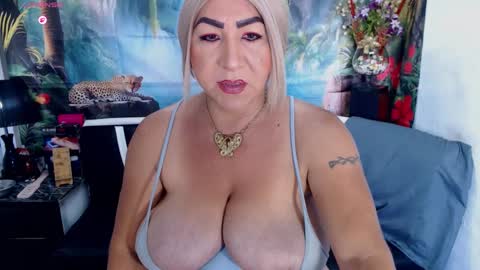 XIOMY   give LIKE on my page online show from 10-04-25, 02:37