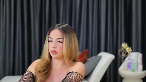 Snapshot of xjuliaax chatting on 12-01-25, 05:51 Julia online show from 12-01-25, 05:51