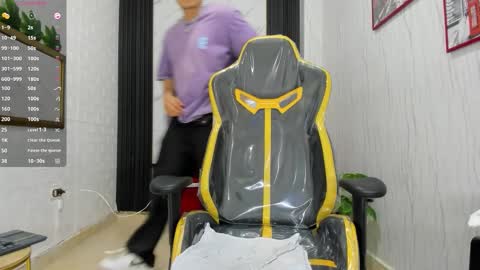      online show from 10-21-25, 12:28