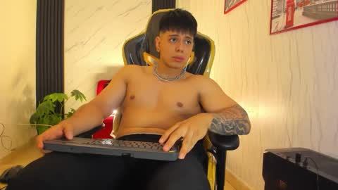      online show from 11-07-25, 12:16