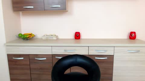 Kim online show from 12-27-24, 11:39