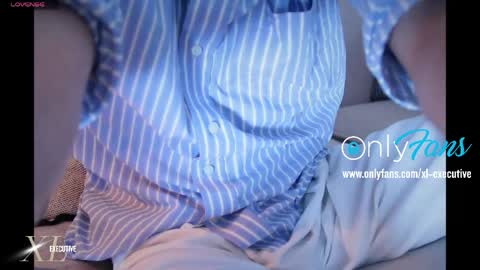 Snapshot of xl_executive chatting on 05-09-26, 10:53 xl_executive online show from 05-09-26, 10:53