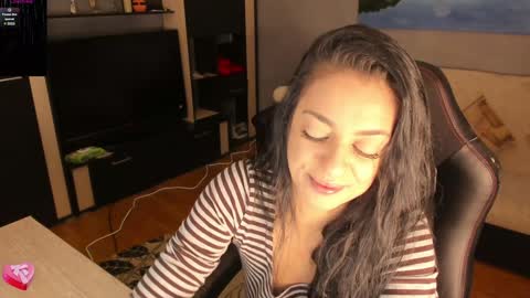 Snapshot of xlaracroftx chatting on 12-18-24, 10:02 Lara online show from 12-18-24, 10:02