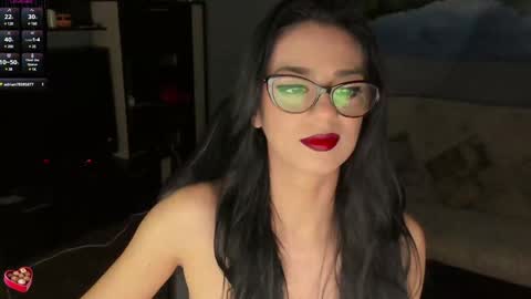 Snapshot of xlaracroftx chatting on 01-18-25, 10:28 Lara online show from 01-18-25, 10:28