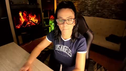 Snapshot of xlaracroftx chatting on 03-10-25, 10:02 Lara online show from 03-10-25, 10:02