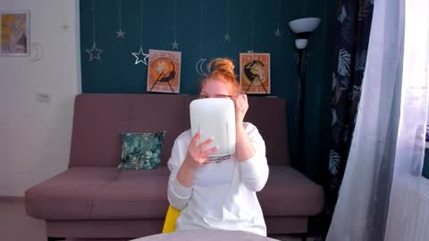 Chloe online show from 12-25-24, 09:34