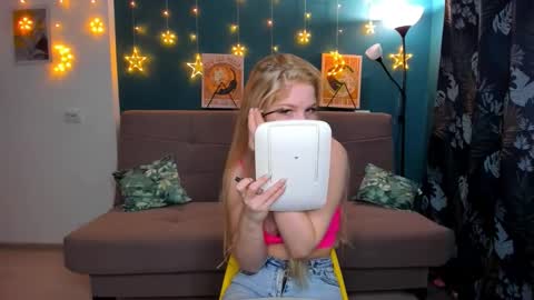 Chloe online show from 01-13-25, 08:05