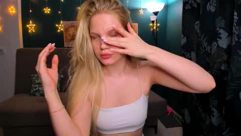 Chloe online show from 02-21-25, 02:27