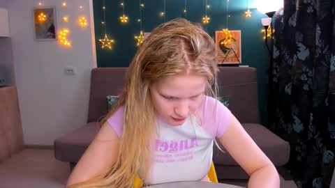 Chloe online show from 03-01-25, 11:06