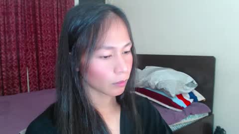 Snapshot of xlovely_destinyx chatting on 12-03-24, 05:45 Alice online show from 12-03-24, 05:45