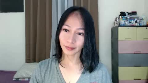 Snapshot of xlovely_destinyx chatting on 12-18-25, 03:51 Alice online show from 12-18-25, 03:51